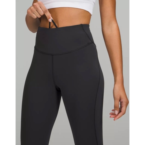 👉NWT Base Pace High-Rise Running Tight 28”
Brushed Nulux